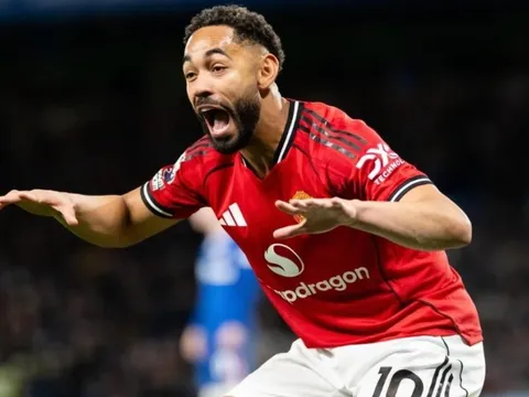 Hạ Chelsea, MU tiến sát vé dự Champions League