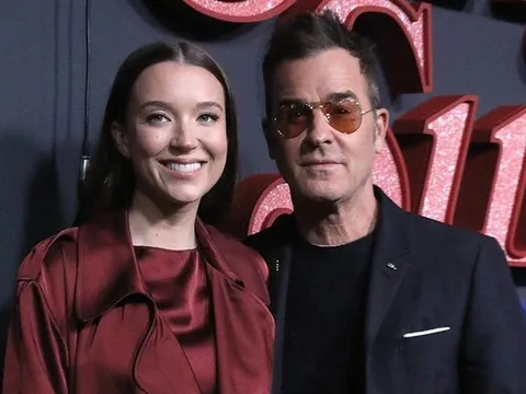 Nam diễn viên Justin Theroux lên chức bố ở tuổi 54, đón con đầu lòng với vợ kém 22 tuổi