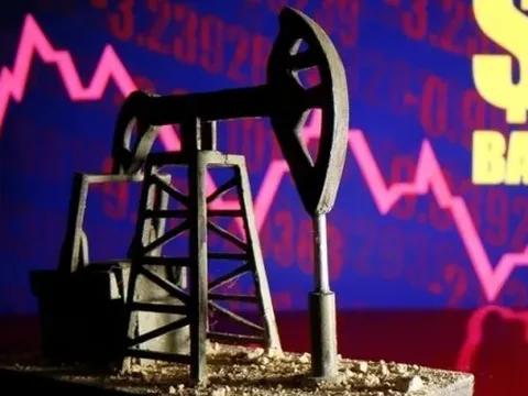 Xung đột Trung Đông phơi bày 'điểm yếu năng lượng', chuyên gia kêu gọi thoát phụ thuộc nhiên liệu hóa thạch