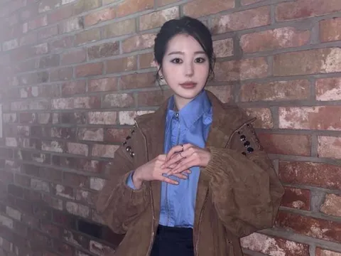 'Chị gái Jang Wonyoung' gây sốt với visual đầy cuốn hút