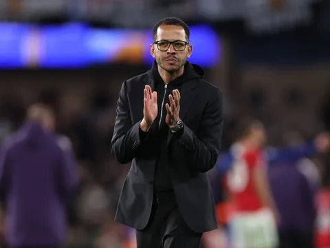 HLV Rosenior: 'Chelsea áp đảo MU từ đầu tới cuối'