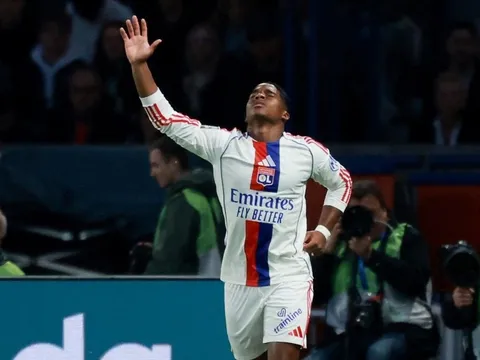 Endrick rực sáng khiến PSG ôm hận