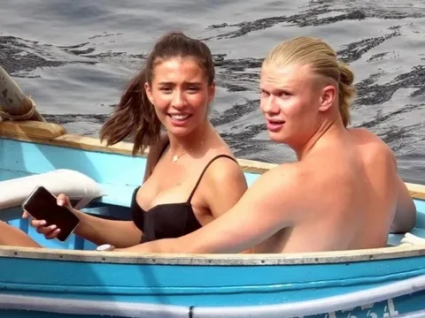 Mặt đầy vết xước khiến Haaland gặp rắc rối với bạn gái