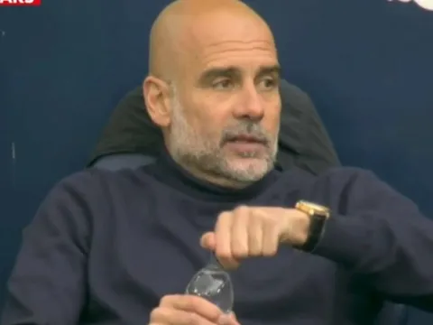 Phản ứng của Pep trước sai lầm của Donnarumma