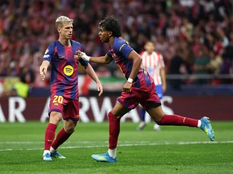 Barca mở mỏ vàng mới từ áo đấu cũ