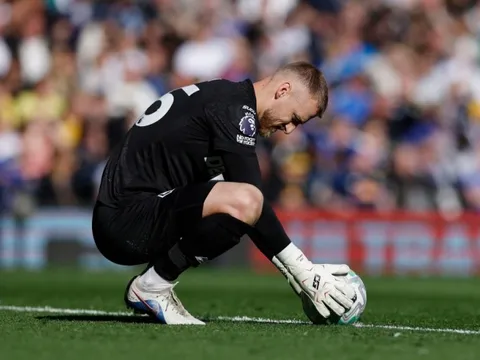 Wolves trả giá cho nhiều năm đi sai đường