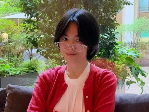 Song Hye Kyo lộ rõ nhan sắc U50 qua ảnh đời thường