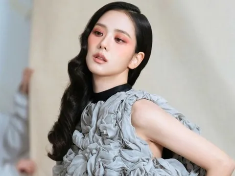 Jisoo (BLACKPINK) hủy lịch tác nghiệp tại sân bay giữa ồn ào liên quan gia đình