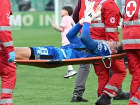 Con trai Klinsmann gãy đốt sống cổ