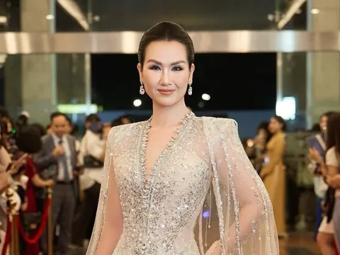 Nhật Kim Anh nhận xét đúng 8 chữ khi Võ Hạ Trâm mặc váy xuyên thấu