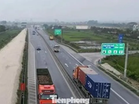 Cao tốc Cao Bồ - Mai Sơn mở rộng chưa xong, vì sao xe được đi tạm?
