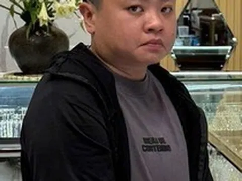 Công an kiểm tra giao dịch chuyển khoản 745 triệu đồng vào tài khoản Vietcombank với nội dung "mua vàng"