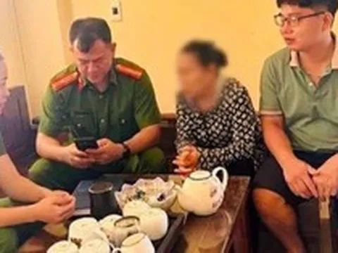 Một người phụ nữ 64 tuổi suýt mất 5.000 USD vì tin lời “người yêu” qua mạng