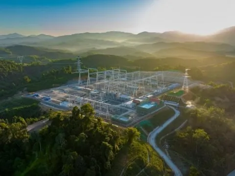 Trung Quốc-Lào vận hành đường dây điện 500 kV xuyên biên giới đầu tiên