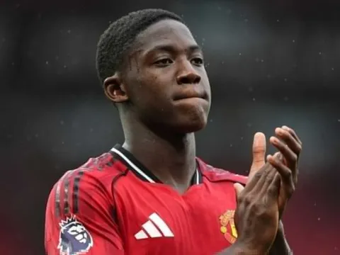 MU tăng lương cho Mainoo