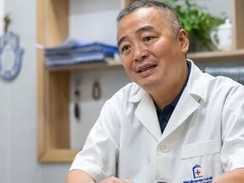 PGS.TS Nguyễn Lân Hiếu chỉ ra nghịch lý bệnh viện tư quá tải và gánh nặng chi phí y tế