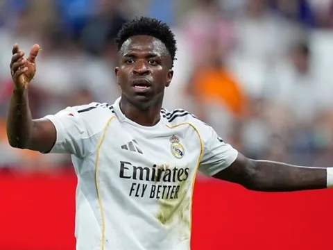 Phòng thay đồ Real dậy sóng vì Vinicius