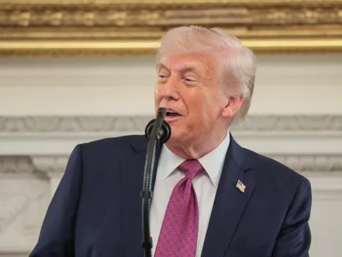 Thân tín ông Trump muốn Italy thay Iran dự World Cup