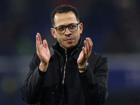 Chelsea tốn hơn 100 triệu bảng để sa thải các HLV