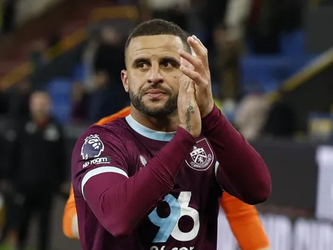 Burnley mắc kẹt trong vòng luẩn quẩn xuống hạng