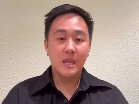 Ca sĩ Trung Quân đăng clip cúi đầu xin lỗi