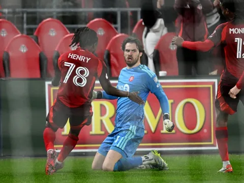 Thủ môn ghi bàn phút 90+6 gây sửng sốt ở MLS