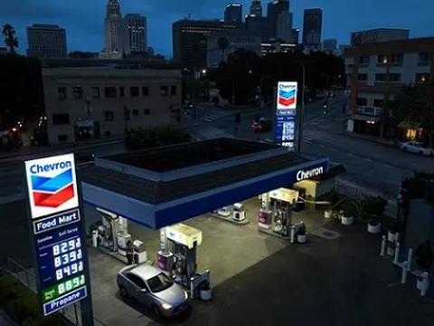 Kinh tế Mỹ: Tổng thống Trump trấn an người dân về việc giá xăng tăng cao