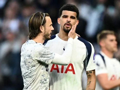 Cuộc đua nghẹt thở cho tấm vé trụ hạng Premier League