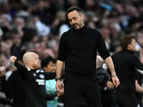 Fan Premier League đếm ngày Tottenham sụp đổ