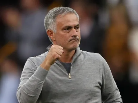 Kẽ hở giúp Mourinho trở lại Real Madrid