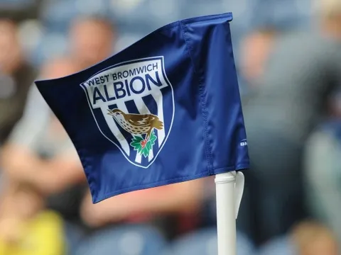 Đội bóng Anh bị trừ điểm tạo nên cuộc chiến nghẹt thở ở Championship