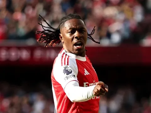 Arsenal phá kỷ lục