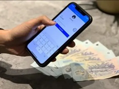 Phong toả tài khoản ngân hàng nếu nhận và chuyển tiền cho các giao dịch sau