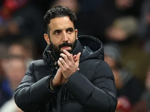 HLV Amorim ra quyết định bất ngờ