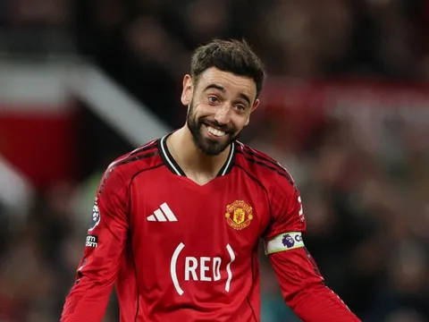 Chi tiết lạ trên áo đấu MU