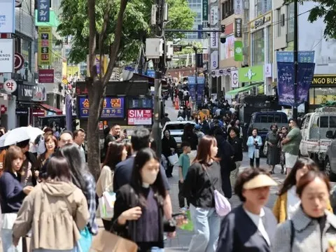 Bất ổn kinh tế kéo dài, Hàn Quốc đẩy mạnh hỗ trợ tiền mặt cho người dân