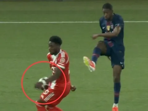 Trọng tài đúng với hai quả phạt đền trận PSG-Bayern?