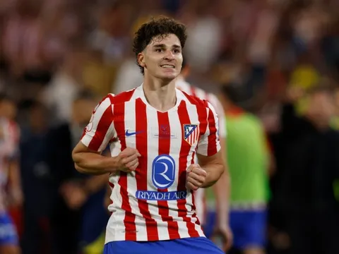 Arsenal phải chọn Alvarez thay vì tiếc tiền