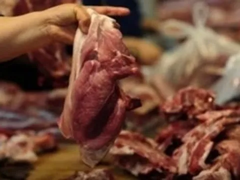 Dùng thịt động vật chết, phụ gia độc hại chế biến thực phẩm: Đề xuất phạt đến 100 triệu