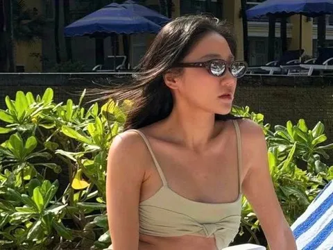 Nữ chính phim 450 tỷ của Trấn Thành mặc áo tắm 2 mảnh, khoe dáng nuột nà quyến rũ