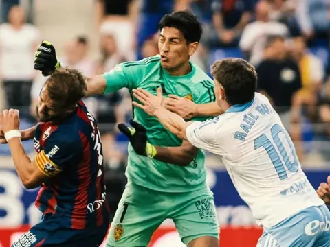 Thủ môn Zaragoza nhận án phạt nặng lịch sử vì đấm đối thủ