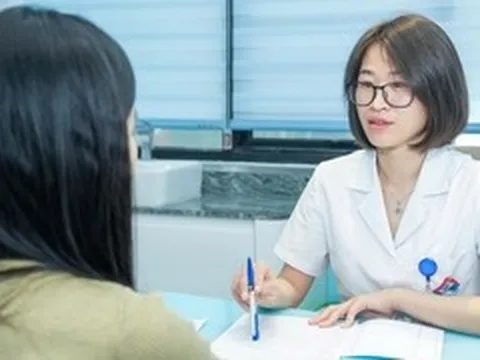 Nằm điều hòa cả tuần, người phụ nữ nhập viện vì amidan đầy mủ