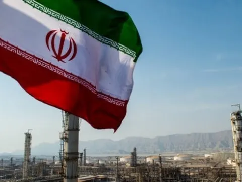 Giới hạn lưu trữ và bài toán duy trì sản lượng dầu mỏ của Iran