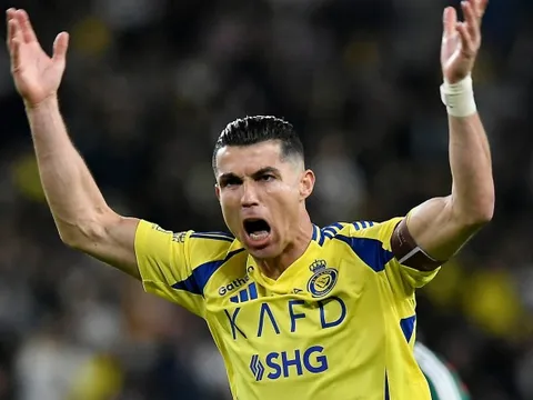 Ronaldo bóc trần mặt tệ hại của bóng đá Saudi Arabia