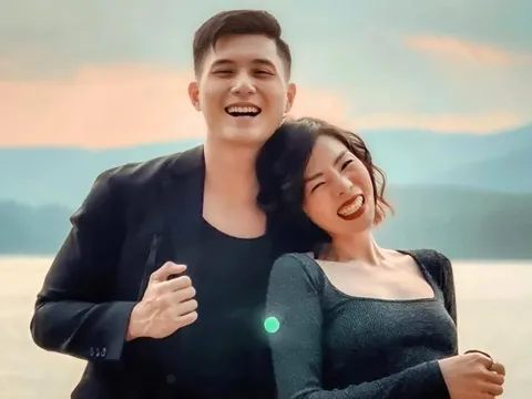 Lệ Quyên 'như cô vợ bé bỏng' bên người yêu kém 12 tuổi ở Nhật