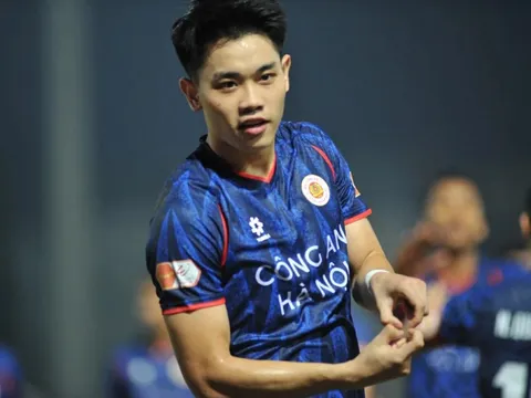 Đình Bắc ghi bàn 5 trận liên tiếp
