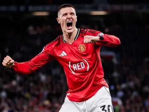 Chưa cần đá với Liverpool, MU coi như có vé dự Champions League