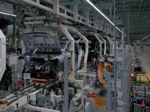 Một ngành công nghiệp chủ lực của Đức lao đao trước sức ép thuế quan Mỹ