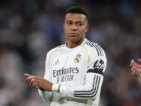 Chủ tịch Perez nổi giận với Mbappe