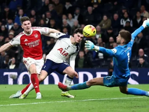 Thành London rung chuyển ở Premier League